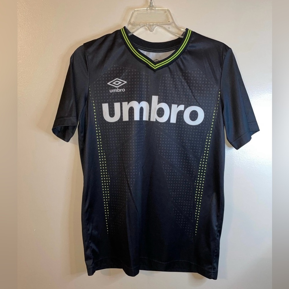 Umbro boys soccer jersey